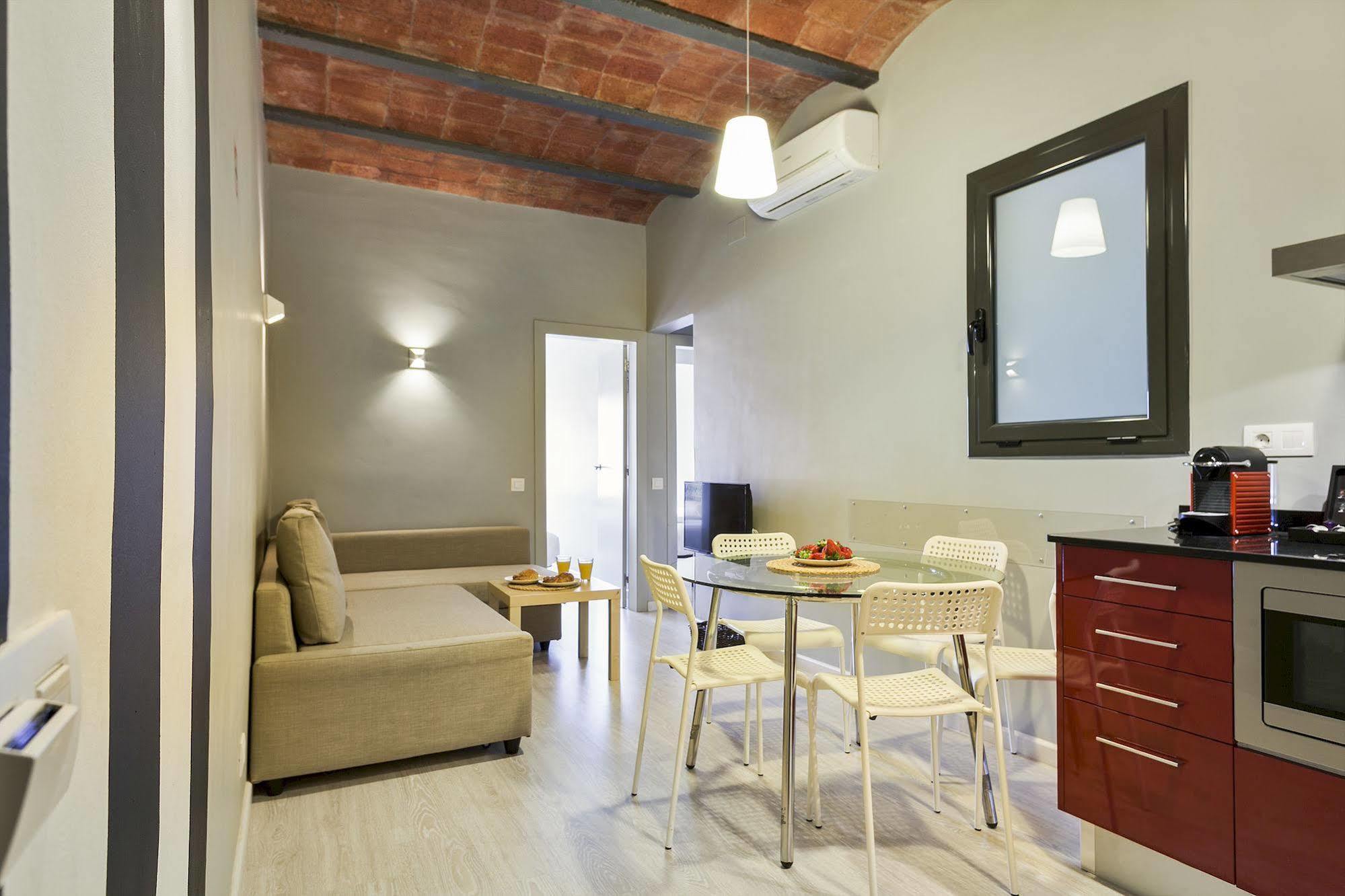 Fira Apartments By Gaiarooms Barcellona Esterno foto